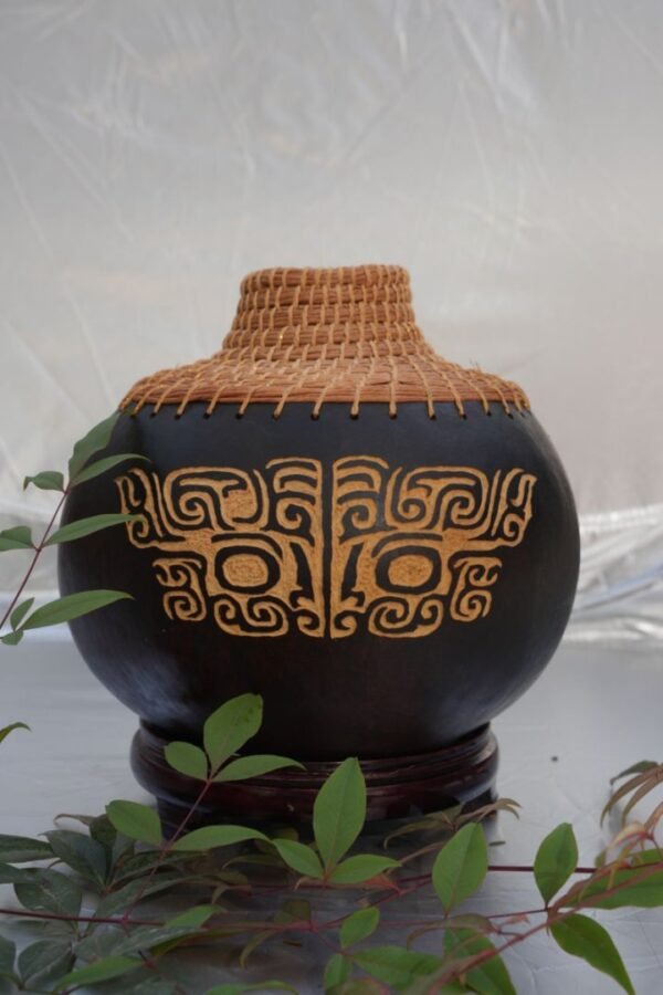 Ancient Auspicious Patterns,Carved gourd vases for dried flowers,Artist hand carved,Natural Gourd